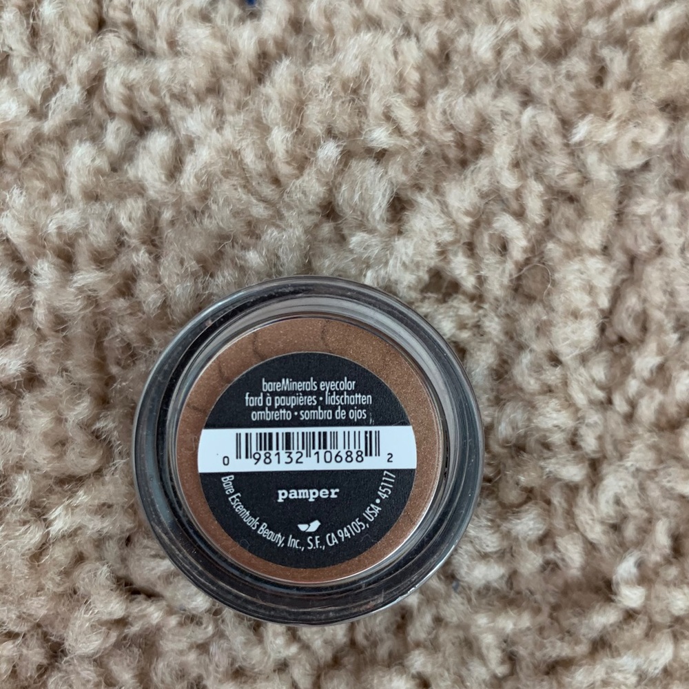 bare minerals eyeshadow in pamper- NEW